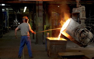 Cast metal: Liquid free form