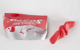 Sugru
