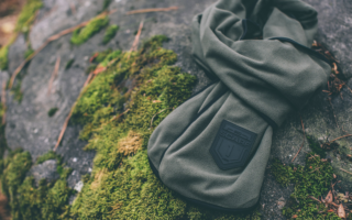 A scarf with built-in air filter to protect against pollution and flu