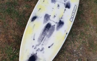 Surfboards made with wool and bioresin