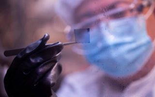 New efficiency record for colour-neutral, transparent solar cells