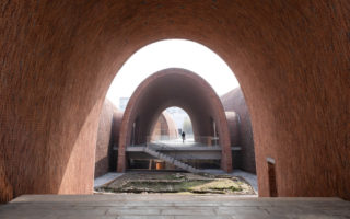 Kiln-inspired vaults made of recycled kiln bricks