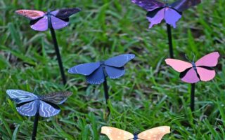 Environmentally-friendly multicolour colourants inspired by butterflies