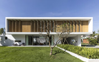 Adjustable bamboo façade fronts