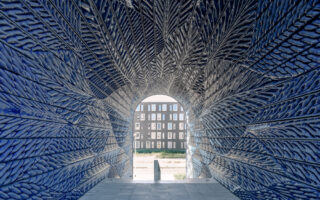 3D clay printed tiles inspired by Delft Blue porcelain