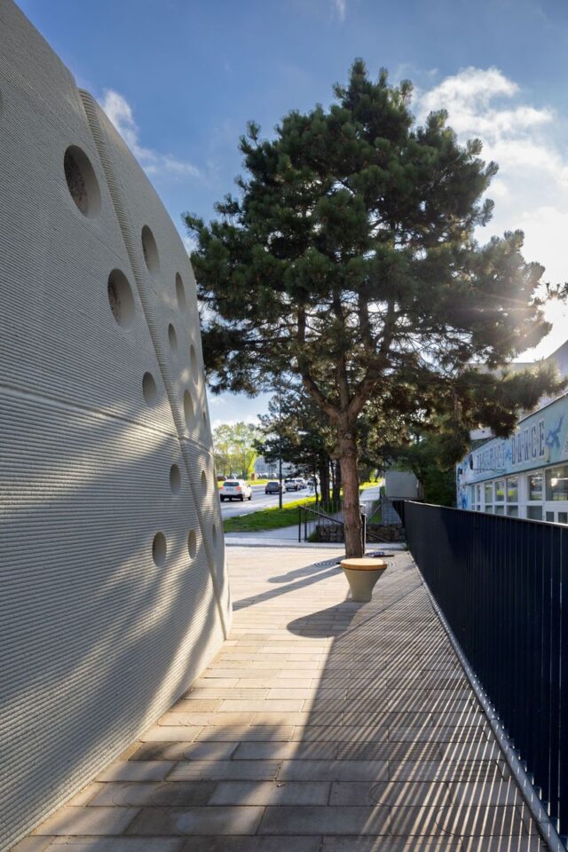 3D Printed Concrete Bus Stop