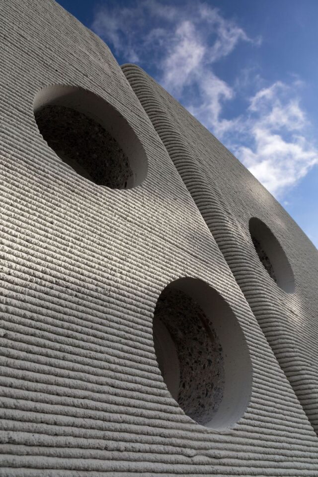 3D Printed Concrete Bus Stop