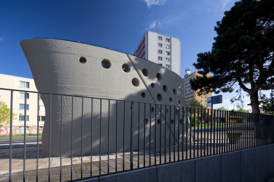 3D Printed Concrete Bus Stop
