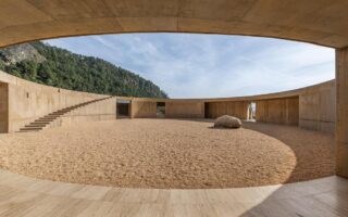 House 720 Degrees: Earthbound Architecture Shaped By Local Materials And Landscape