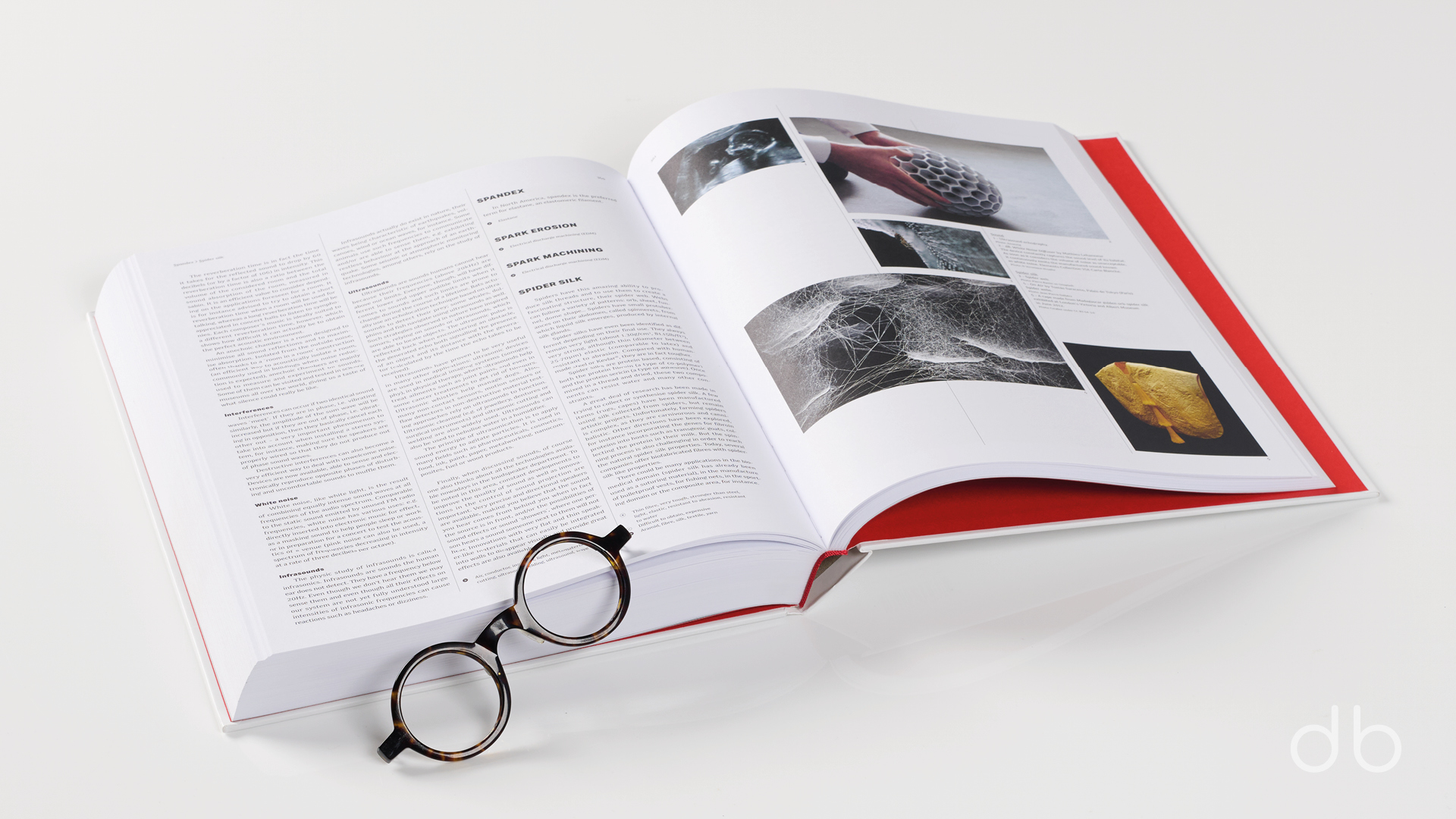 DesignerBooks_MaterialEncyclopediaForCreatives_Spreads5.jpg