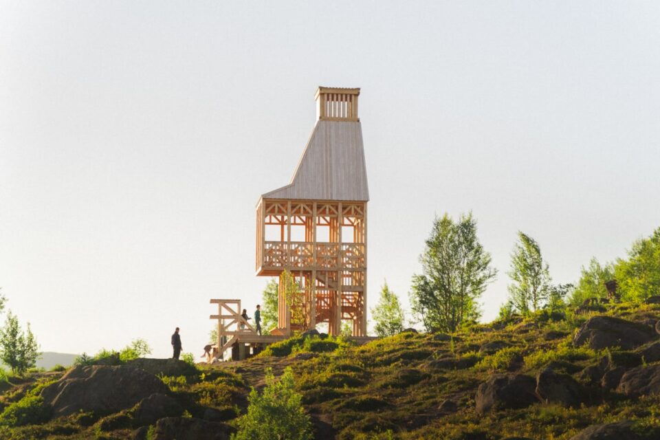 Crane-Inspired Timber Tower Overlooks Kola Bay